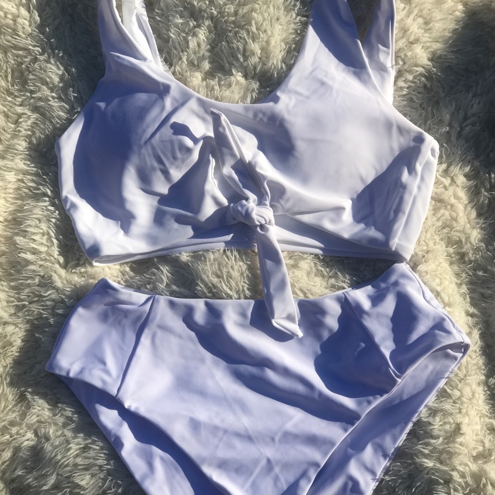 Bathing suits - Picture 3 of 4